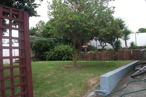 Photo of property in 116 Gossamer Drive, Pakuranga Heights, Auckland, 2010