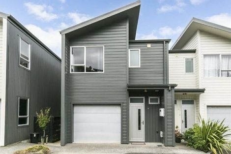 Photo of property in 12/3 Severn Street, Island Bay, Wellington, 6023