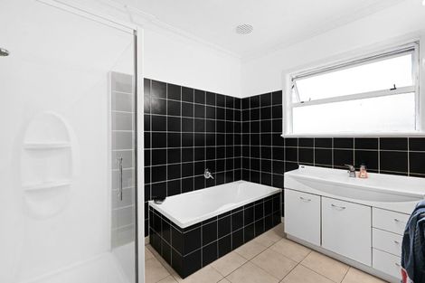 Photo of property in 14 Gilbass Avenue, Hamilton Lake, Hamilton, 3204