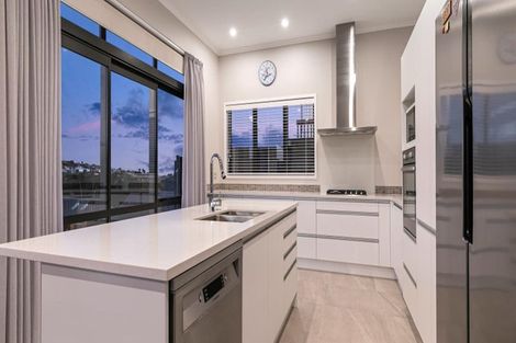 Photo of property in 41 Maka Terrace, Orewa, 0931