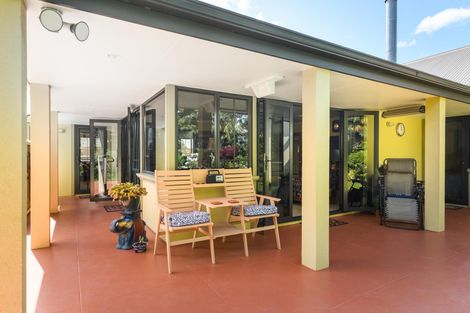 Photo of property in 11 La Lena Grove, Fitzherbert, Palmerston North, 4410