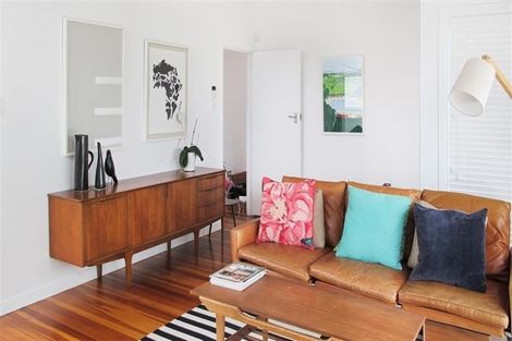 Photo of property in 38 Wellesley Road, Mangere Bridge, Auckland, 2022