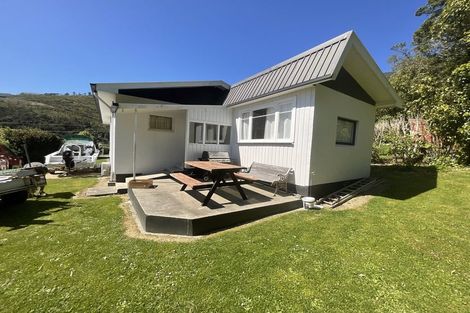 Photo of property in 22 Old Mill Road, Okiwi Bay, 7193