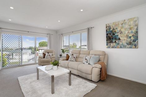 Photo of property in 6 Bodi Place, Te Atatu South, Auckland, 0610