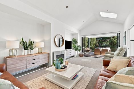 Photo of property in 32a Castor Bay Road, Castor Bay, Auckland, 0620