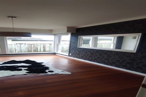 Photo of property in 24 Takutai Avenue, Bucklands Beach, Auckland, 2012