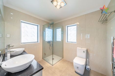 Photo of property in 60 Whites Line West, Woburn, Lower Hutt, 5010