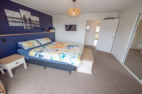 Photo of property in 69 Stratford Drive, Cable Bay, 0420