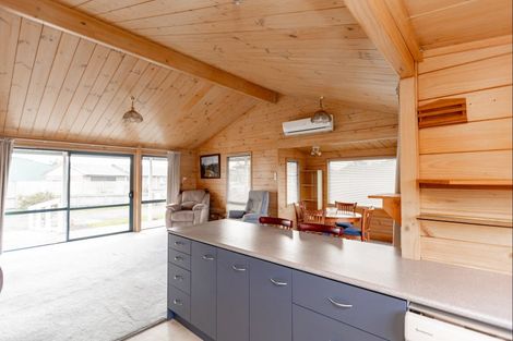 Photo of property in 12 Walton Place, Ngatea, 3503