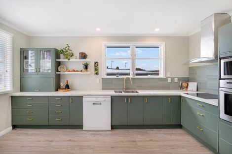 Photo of property in 5 Wigan Place, Hokowhitu, Palmerston North, 4410