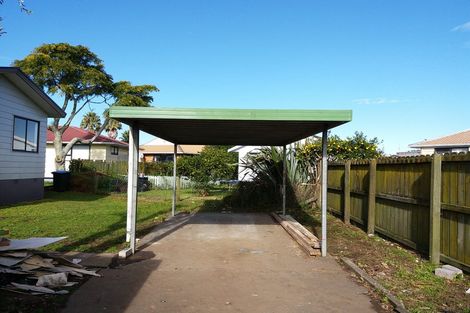 Photo of property in 2/9 Penion Drive, Flat Bush, Auckland, 2023