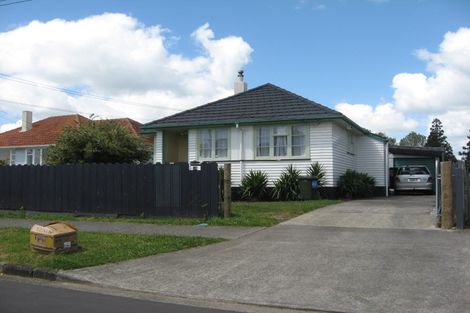 Photo of property in 16 Arimu Road, Papakura, 2110
