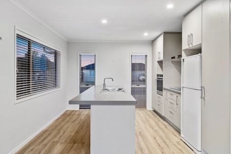 Photo of property in 21 Ponga Place, Papamoa Beach, Papamoa, 3118