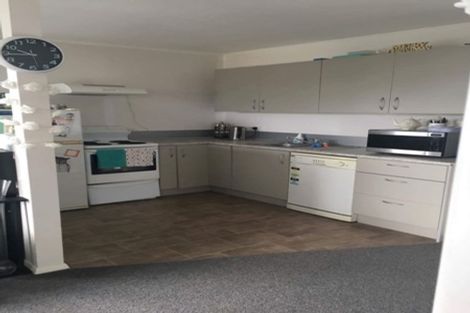 Photo of property in 33 Pembroke Road, Northland, Wellington, 6012