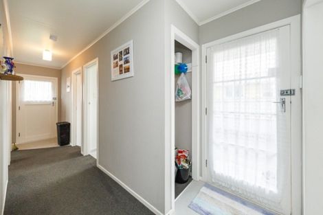 Photo of property in 19 Fergusson Street, Marton, 4710