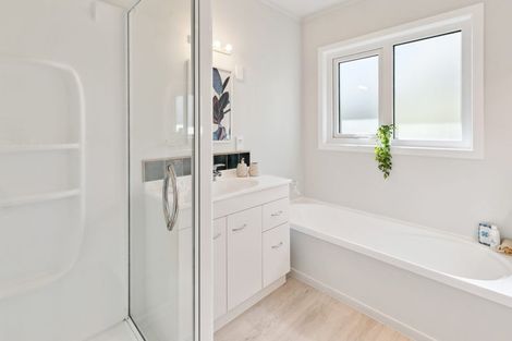 Photo of property in 15b Dargle Way, Island Bay, Wellington, 6023