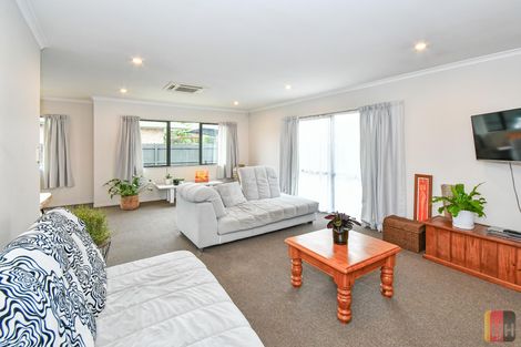 Photo of property in 19c Railway Street West, Papakura, 2110
