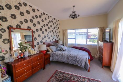Photo of property in 32 Queen Street, Dannevirke, 4930