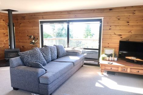 Photo of property in 47 Stillwater Crescent, Stillwater, Silverdale, 0993