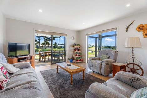 Photo of property in 105 Rangiora Crescent, Matarangi, Whitianga, 3592