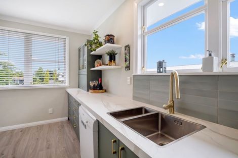 Photo of property in 5 Wigan Place, Hokowhitu, Palmerston North, 4410