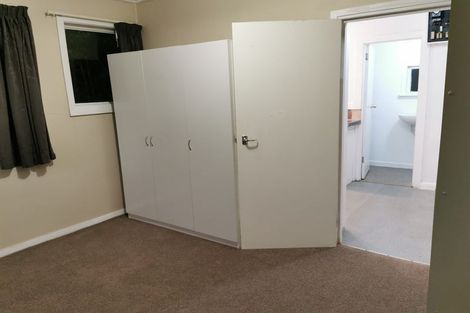 Photo of property in 88 Newlands Road, Newlands, Wellington, 6037