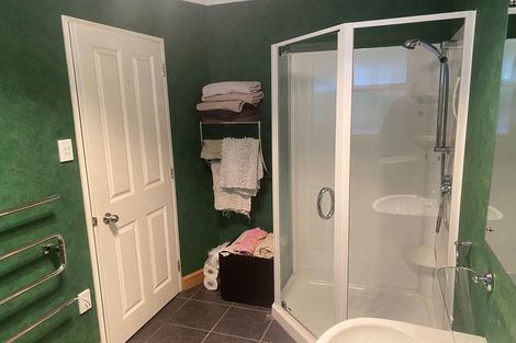 Photo of property in 106a Wyndham Road, Pinehaven, Upper Hutt, 5019