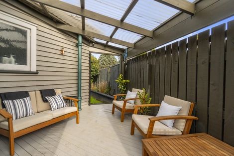Photo of property in 2 Buisson Glade, West Harbour, Auckland, 0618