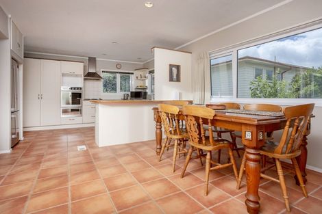 Photo of property in 10 Woodcote Drive, Glenfield, Auckland, 0629