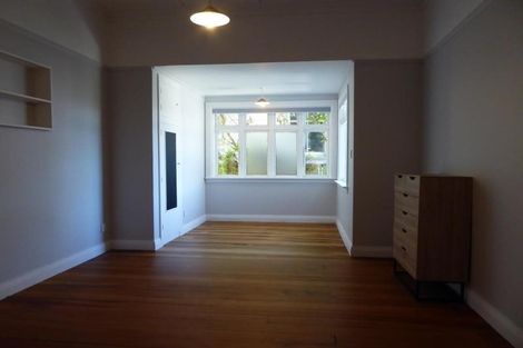Photo of property in 35 Central Terrace, Kelburn, Wellington, 6012