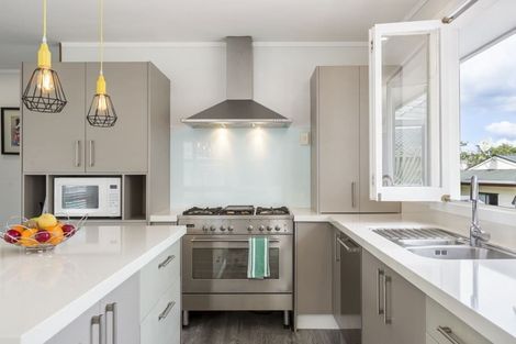 Photo of property in 7 Penton Road, Stanmore Bay, Whangaparaoa, 0932