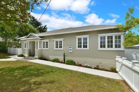 Photo of property in 72 Garfield Road, Helensville, 0800