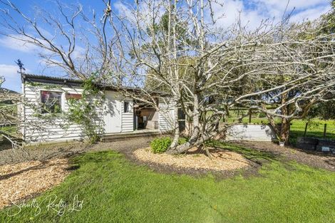 Photo of property in 316 Mountain Road, Maungaturoto, 0587