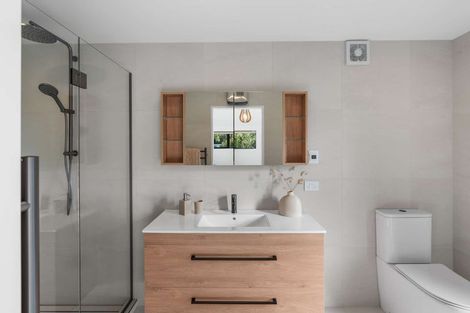 Photo of property in 145 Mount Pleasant Road, Mount Pleasant, Christchurch, 8081