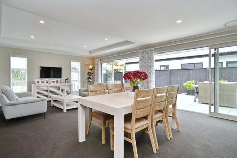 Photo of property in 19 Lewis Close, Rangiora, 7400