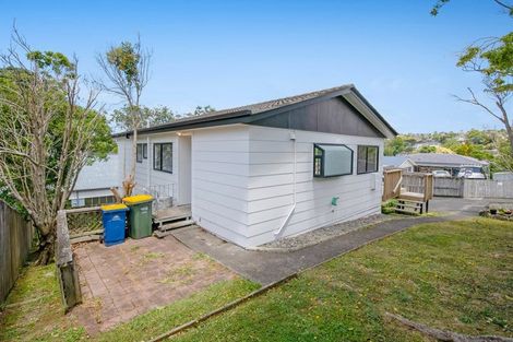 Photo of property in 1/7 Leiden Place, Totara Vale, Auckland, 0629