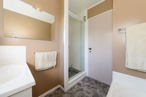 Photo of property in 28 Peppertree Glade, Kelvin Grove, Palmerston North, 4414