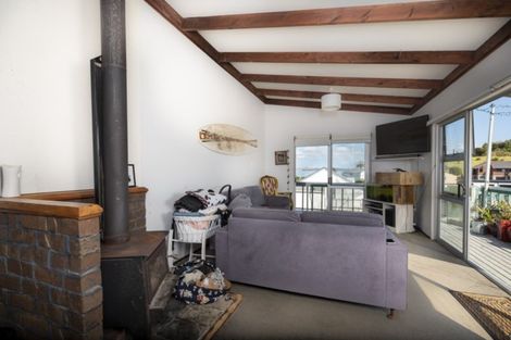 Photo of property in 17 Du Fresne Place, Russell, 0202