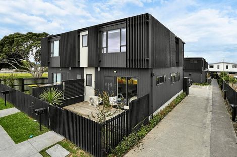 Photo of property in 2/75 Mcannalley Street, Manurewa East, Auckland, 2102