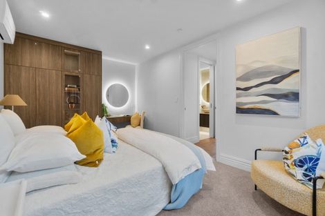 Photo of property in 2/21 Eastcliffe Road, Castor Bay, Auckland, 0620