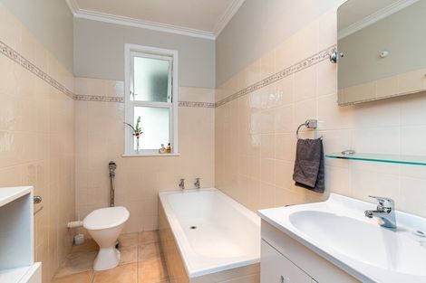 Photo of property in 15 Swansea Street, Hokowhitu, Palmerston North, 4410