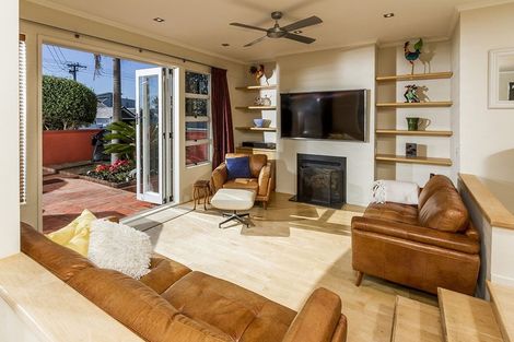 Photo of property in 1/2 Holiday Road, Milford, Auckland, 0620