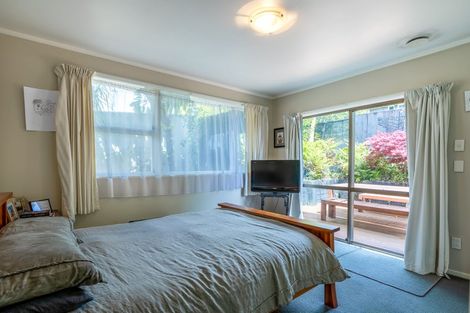 Photo of property in 21 South Lynn Road, Titirangi, Auckland, 0604
