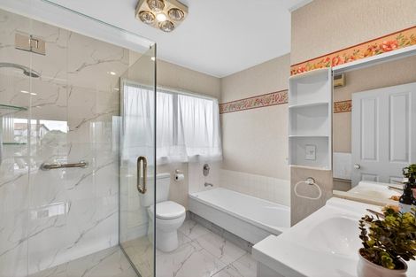 Photo of property in 4 Woodford Heights, Havelock North, 4130