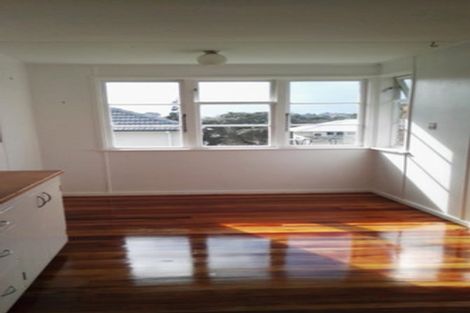 Photo of property in 3 Nutsey Avenue, Northcote, Auckland, 0627