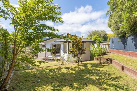 Photo of property in 15 Greenwood Place, Paraparaumu, 5032