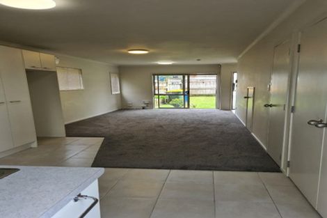 Photo of property in 15/94 Glengarry Road, Glen Eden, Auckland, 0602
