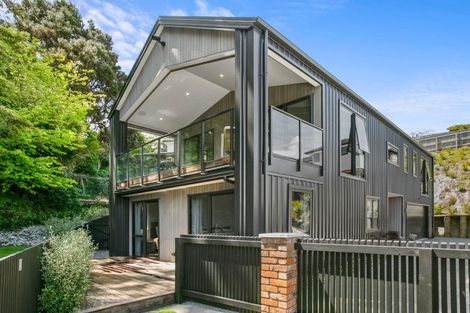 Photo of property in 6e Burns Street, Westown, New Plymouth, 4310