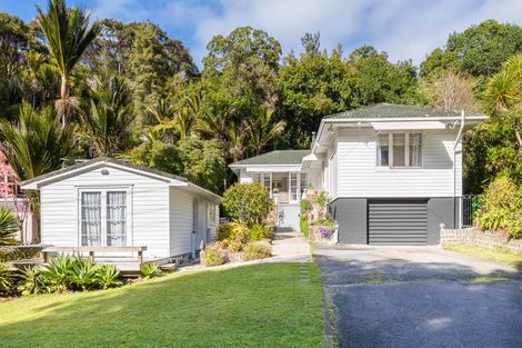 Photo of property in 31 Valley Road, Titirangi, Auckland, 0604