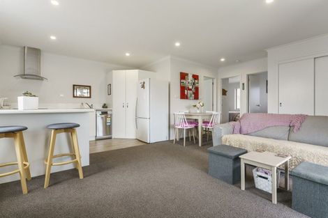 Photo of property in 1 Lance Way, Papamoa, 3118